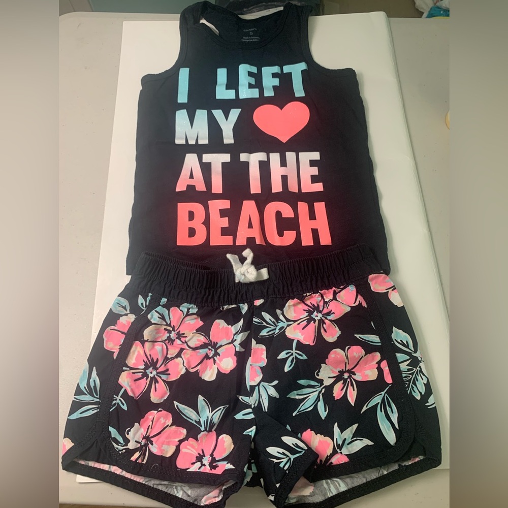 Carter’s Girl Size 5 two piece beach shorts set Like new condition